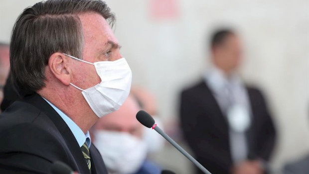 ep el presidente de brasil jair bolsonaro con una mascarilla puesta