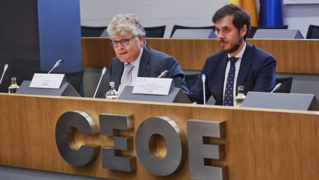 ep el presidente de tecniberia joan franco y el subdirector general de hidrocarburos y nuevos