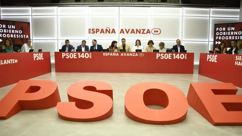 (I-D) El diputado del PSOE por Bizkaia y el secretario de Area de Política Federal del Comision Ejecutiva Federal del PSOE, Patxi López; el secretario Ejecutivo Coordinación Territorial del PSOE, Santos Cerdán; el ministro de Fomento en funciones, José Lu | Oscar Cañas - Europa Press ep i-d el diputado del psoe por bizkaia y el secretario de area de politica federal del comision