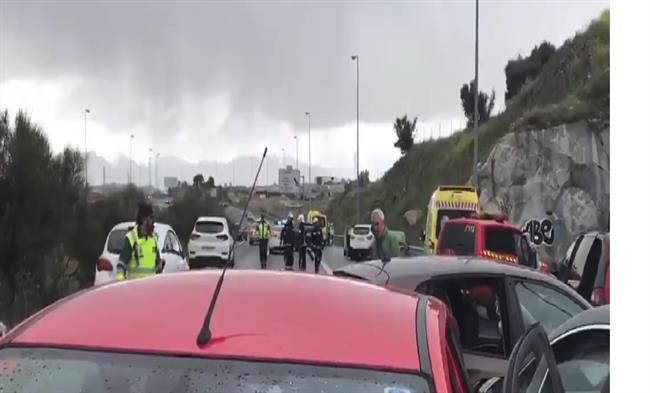 Imagen del accidente múltiple en la M-607 por una granizada | EMERGENCIAS 112 COMUNIDAD DE MADRID ep imagenaccidente multiplela m-607una granizada