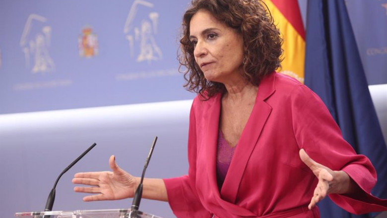 La ministra de Hacienda, María Jesús Montero, ofrece este jueves una rueda de prensa en la sala de prensa del Congreso de los Diputados. | EUROPA PRESS/E. Parra. POOL - Europa Press ep la ministra de hacienda maria jesus montero ofrece este jueves una rueda de prensa en la sala de