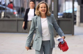 ep la vicepresidenta primera y ministra de asuntos economicos nadia calvino a su llegada a una ep la vicepresidenta primera y ministra de asuntos economicos nadia calvino a su llegada a una