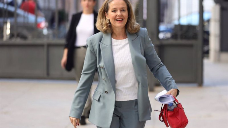 ep la vicepresidenta primera y ministra de asuntos economicos nadia calvino a su llegada a una ep la vicepresidenta primera y ministra de asuntos economicos nadia calvino a su llegada a una