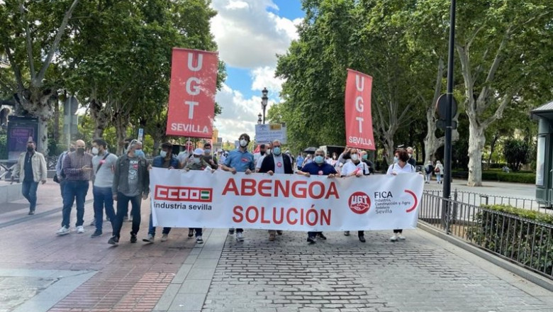 Manifestación de trabajadores de Abengoa en Sevilla. | TRABAJADORES ABENGOA ep manifestacion de trabajadores de abengoa en sevilla