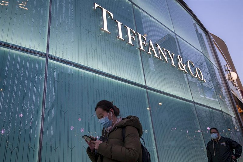Tiffany vende colgantes CryptoPunk personalizados por 50.000 dólares