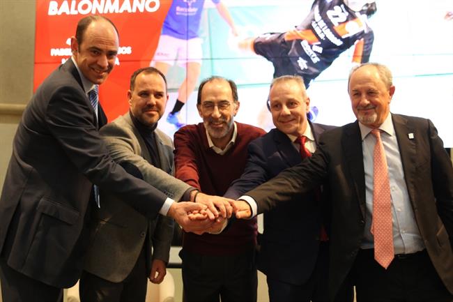 ep piefotos la comunidad sera sedeprimera vezla copareybalonma