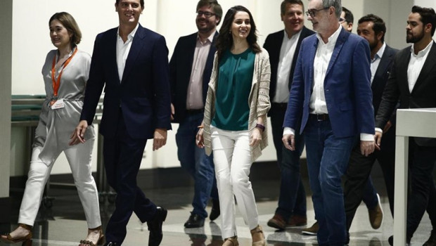 ep presidenteciudadanos albert rivera la portavozpartidocongresolos diputadossecretario generalcs jose manuel villegas juntootros miembrosla formacion naranja