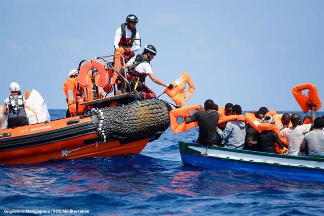 Rescate de migrantes en el Mediterráneo por parte del 'Aquarius' | TWITTER/@SOSMEDFRANCE ep rescatemigrantesmediterraneoparte del aquarius