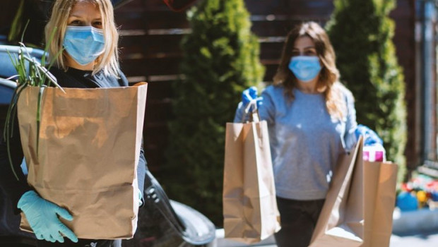 ep tiempos de pandemia de compras mascarilla y guantes