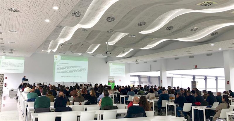 ep vista panoramica de la sala donde se ha reunido el sector del cerco luso y espanol