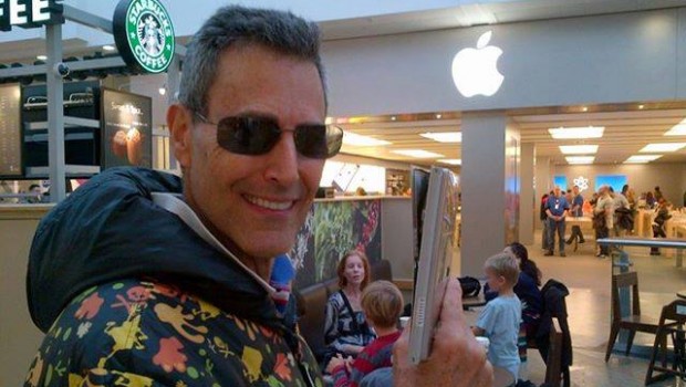 uri geller, apple