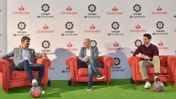 ep aitor ocio izda el periodista julio maldonado centro y xabi prieto dcha conversan durante laliga