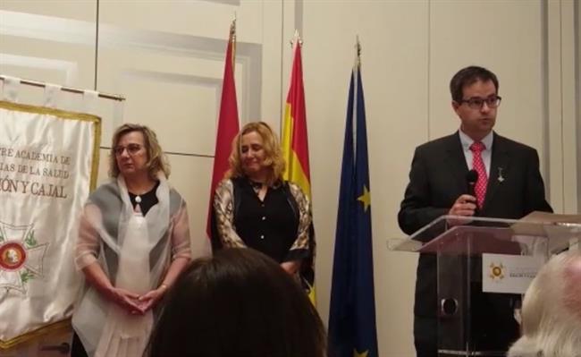 ep angel huelamo directorfsf recogemedallaoromerito humanitario