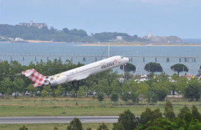 ep archivo   avion de voletea desde el seve ballesteros