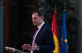 ep archivo   el comisario europeo de agricultura y alimentacion christophe hansen ofrece una rueda