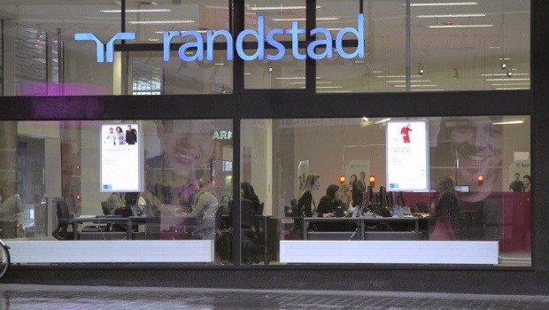 ep archivo   logotipo de randstad en un edificio