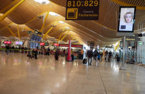 ep archivo pasajeros en la zona de facturacion de la terminal 4 del aeropuerto adolfo suarez ep archivo pasajeros en la zona de facturacion de la terminal 4 del aeropuerto adolfo suarez