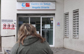 ep archivo   una mujer entrando a un centro de salud
