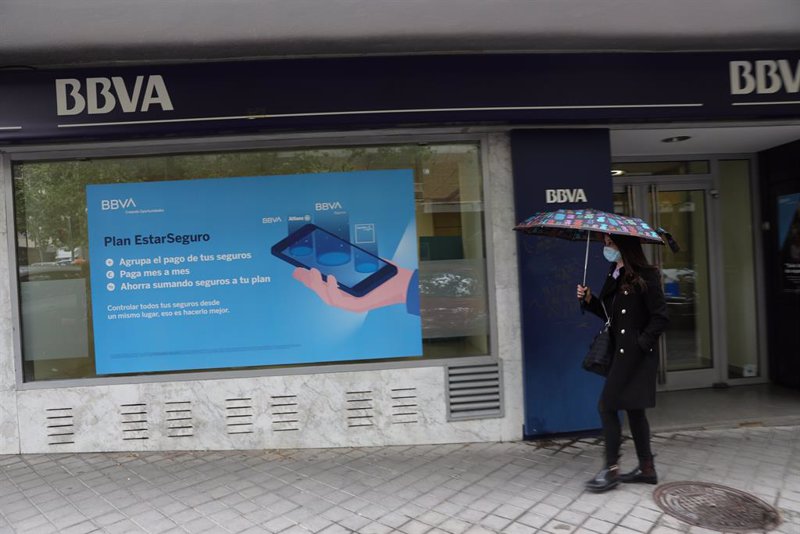 BBVA apunta a una reducción generalizada de oficinas bancarias por la digitalización