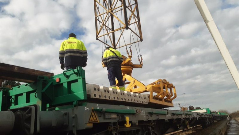 ep carga de traviesas en vagon en la planta de typsa en luceni zaragoza ep carga de traviesas en vagon en la planta de typsa en luceni zaragoza
