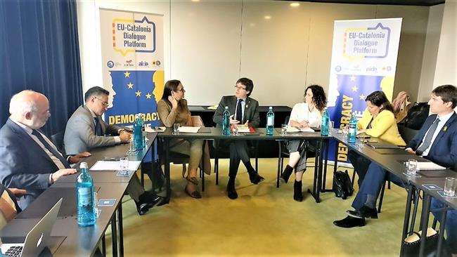 Carles Puigdemont se reúne con eurodiputados | @EUCAT_DIALOGUE ep carles puigdemontreuneeurodiputados