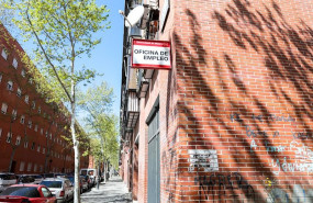 ep cartel indicativo de una oficina de empleo