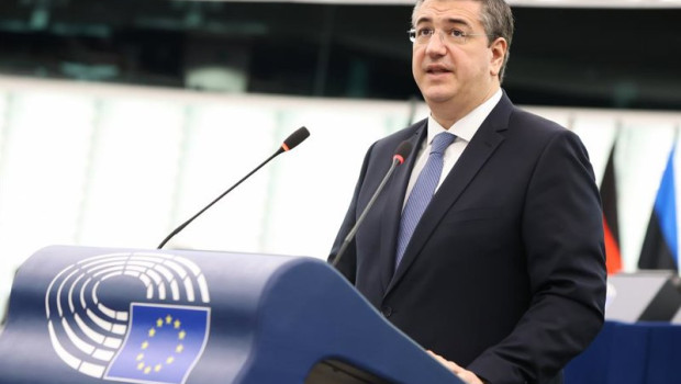 ep el comisario de transporte sostenible y turismo apostolos tzitzikostas