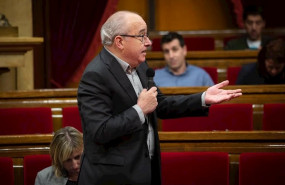 ep el conseller josep bargallo durante el pleno del parlament