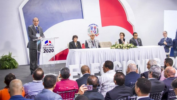 ep el presidente de la junta electoral central de republica dominicana julio cesar castanos guzman