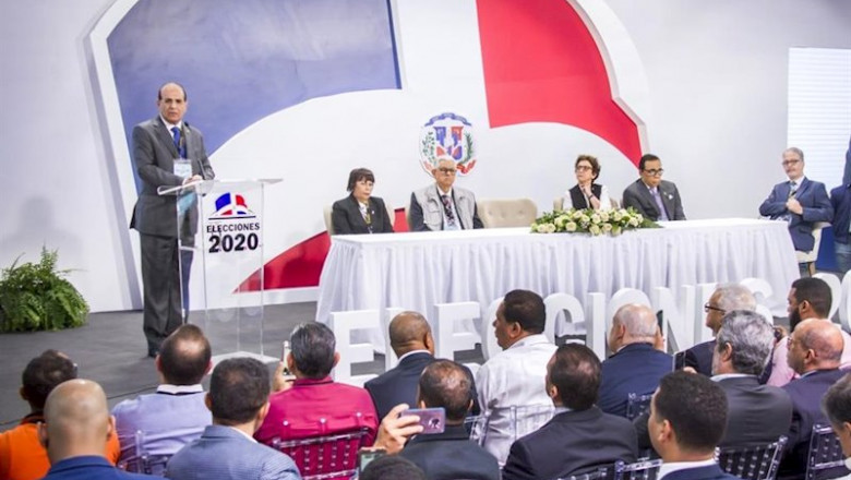 ep el presidente de la junta electoral central de republica dominicana julio cesar castanos guzman