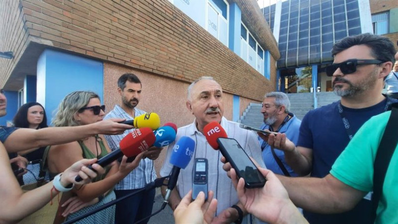 El secretario general de UGT, Pepe Álvarez, atiende a los medios en Badajoz | EUROPA PRESS ep el secretario general de ugt pepe alvarez atiende a los medios en badajoz 20240718144104