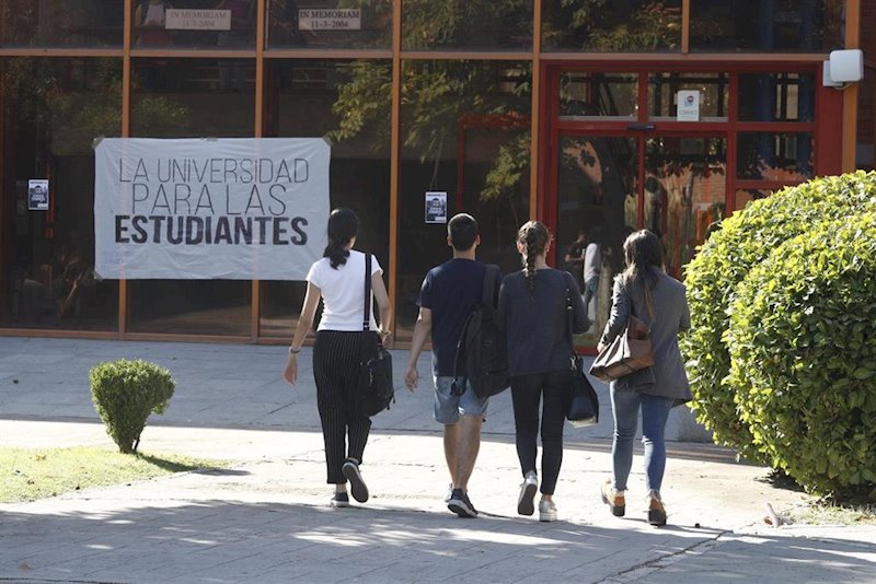 ep estudiantes en una facultad de la universidad rey juan carlos de madrid