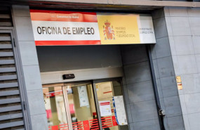 ep fachada de una oficina del sepe en madrid