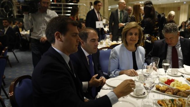 ep fatima banez riveralorenzo amorla entregalos xvi premios autonomos