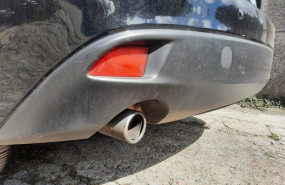 ep imagen de un tubo de escape de un vehiculo