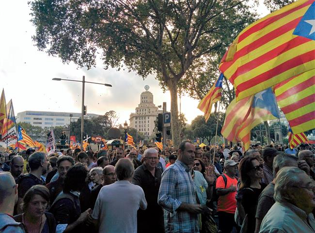 Manifestación 1 de Octubre en Barcelona convocada por la Plataforma 1 d'octubre | EUROPA PRESS ep manifestacion 1octubrebarcelona convocadala plataforma 1 doctubre