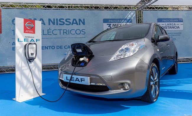 ep nissan leaf cargando