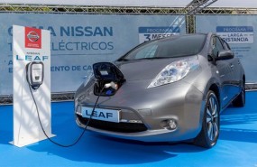 ep nissan leaf cargando