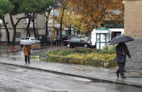 ep personas bajoparaguas