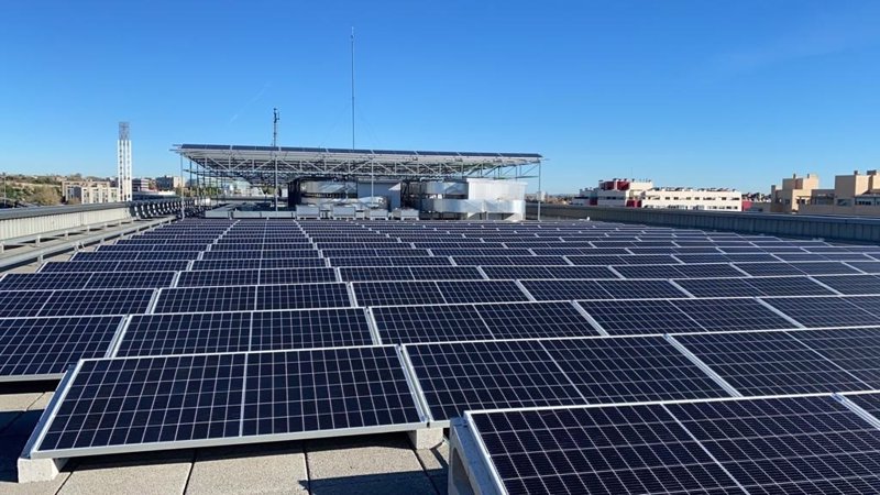 Merlin invierte 26 millones en instalar placas solares en sus oficinas y centros comerciales
