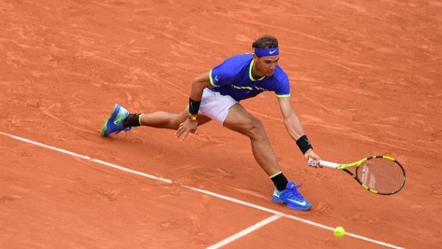 ep rafa nadal devuelvepelota