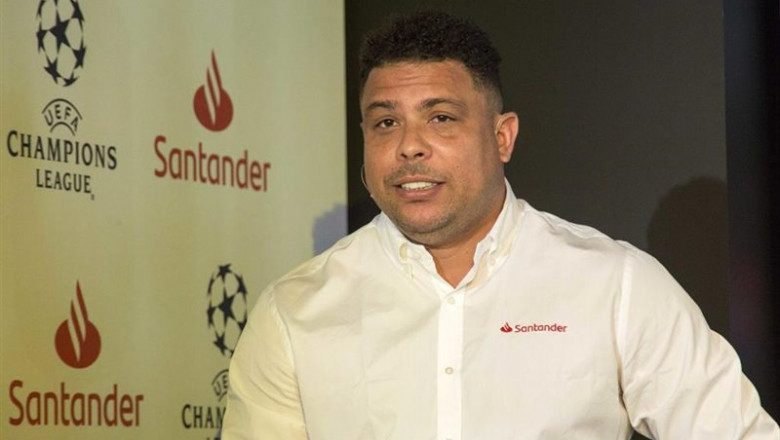 ep ronaldo nazario embajador de banco santander en la presentacion de las actividades por la final