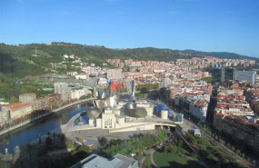 ep tiempo soleado en bilbao imagen de archivo