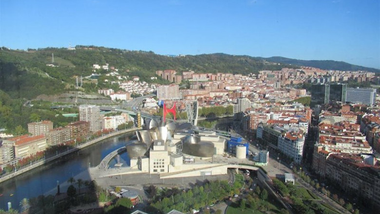 ep tiempo soleado en bilbao imagen de archivo