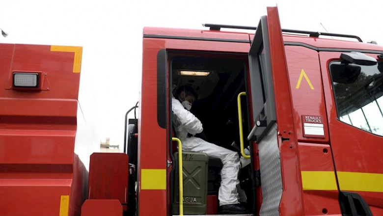 Un camión de la Unidad Militar de Emergencias (UME) con militares a bordo a su llegada a una residencia de mayores | Óscar Cañas - Europa Press ep un camion de la unidad militar de emergencias ume con militares a bordo a su llegada a una