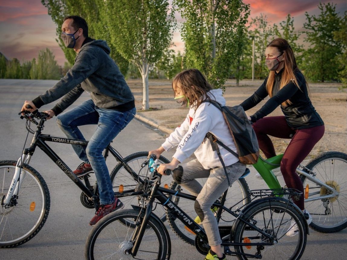 El Gobierno eliminará el uso de la mascarilla obligatoria en exteriores