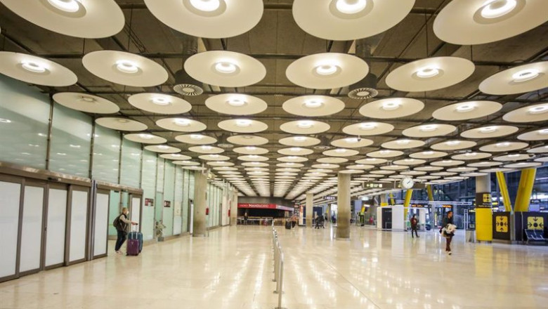 ep archivo   pasillos de la terminal 4 del aeropuerto adolfo suarez madrid barajas a 24 de marzo de