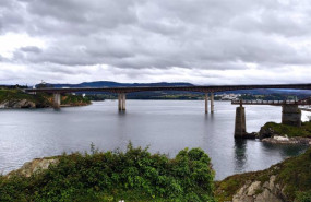 ep archivo   ria del eo limite entre asturias y galicia desde ribadeo galicia con los astilleros