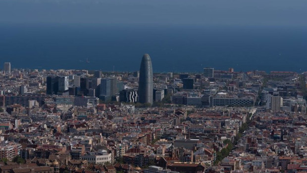 ep archivo   vista panoramica de barcelona espana con la torre glries al fondo