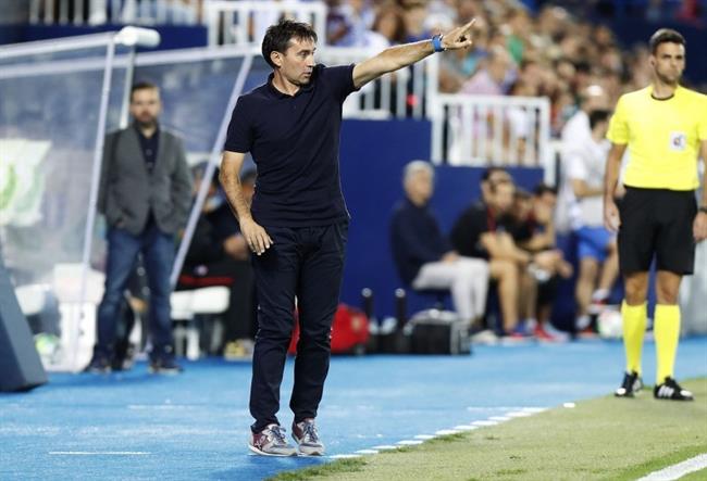 Asier Garitano da instrucciones desde la banda de Butarque | LALIGA ep asier garitano da instruccionesla bandabutarque
